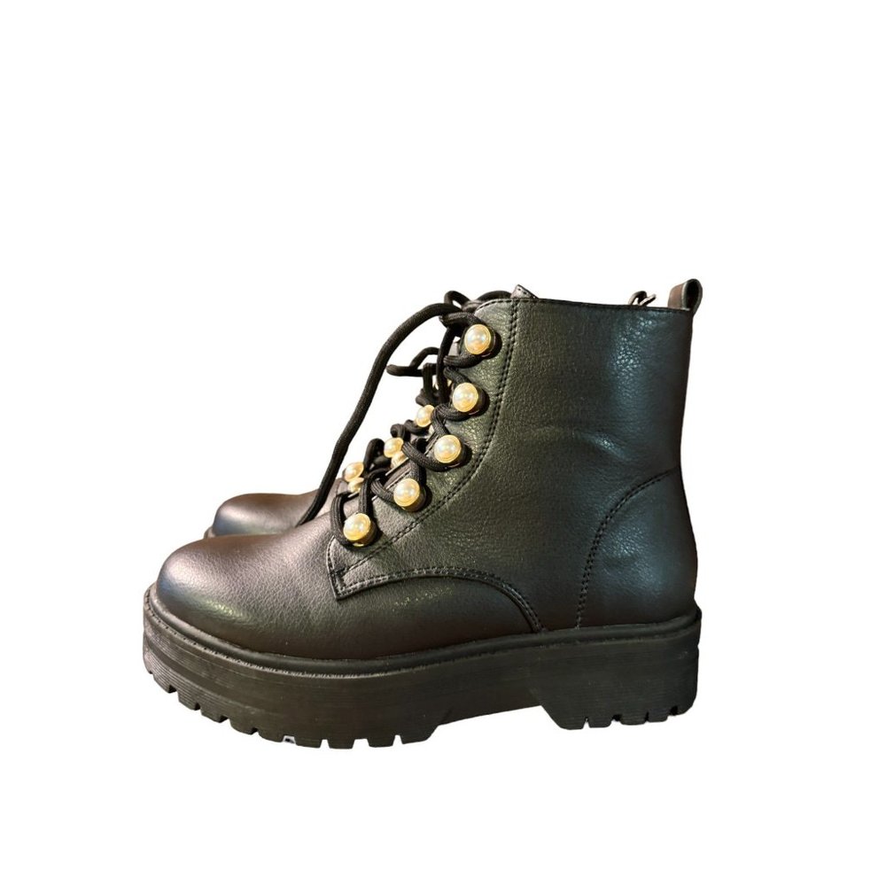 Eva and Zoe Black Combat Style Boots with Pearl Eyelets Junior Size 2 - Picture 3 of 8